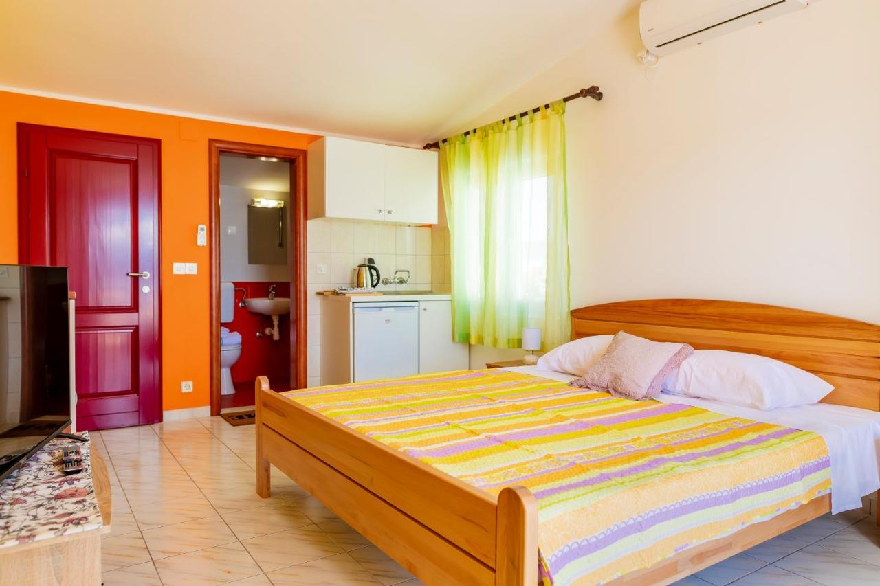 Apartments Mikulic Rogoznica  Bagian luar foto